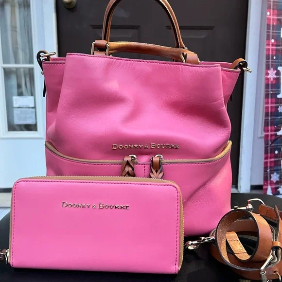 DOONEY AND BOURKE SET OF DAWSON PINK PURSE AND WRISTLET - Picture 15 of 15